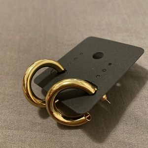 Gold elegant simple hook earring